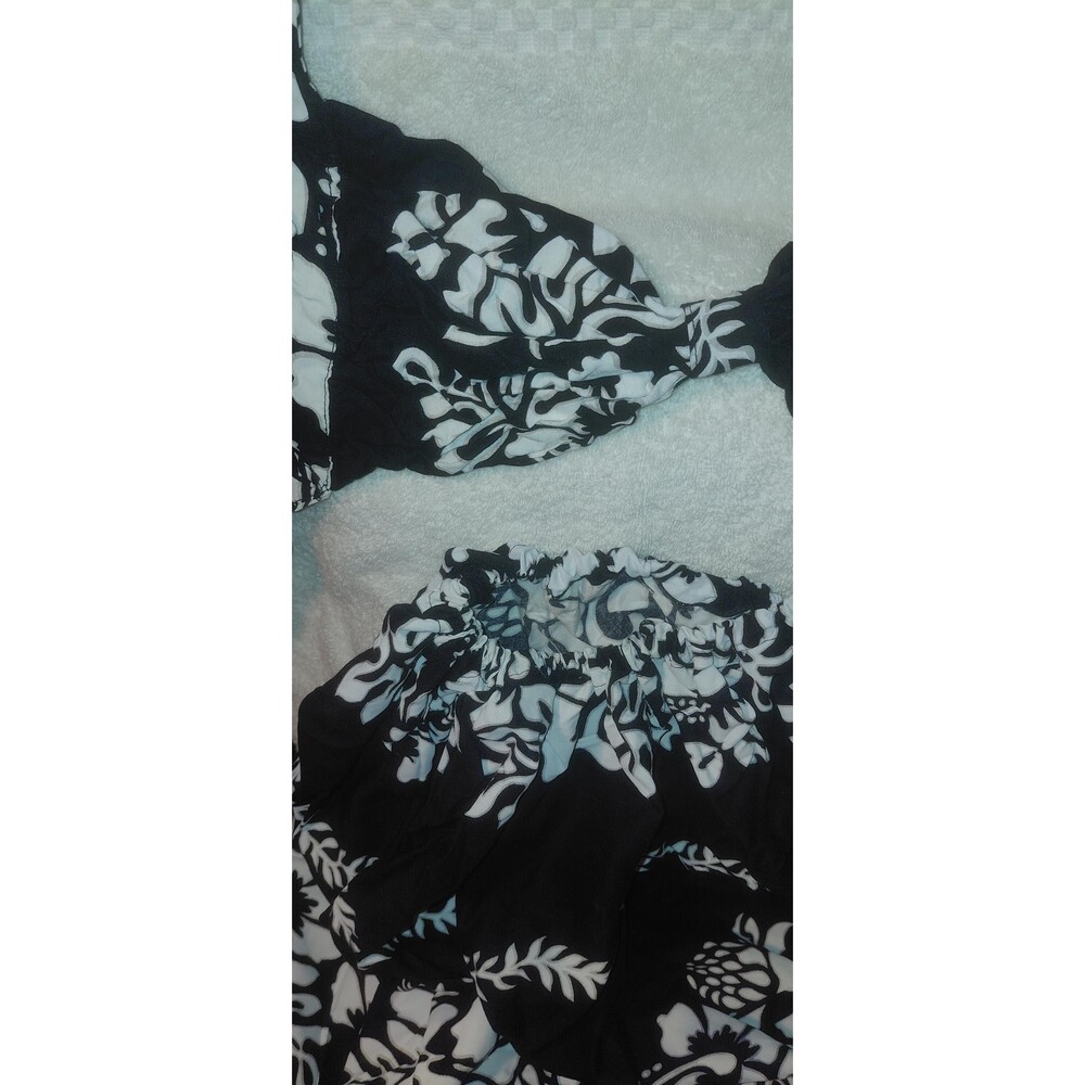 Wrap, drawstring black & white skirt w matching bikini top, straps, one size